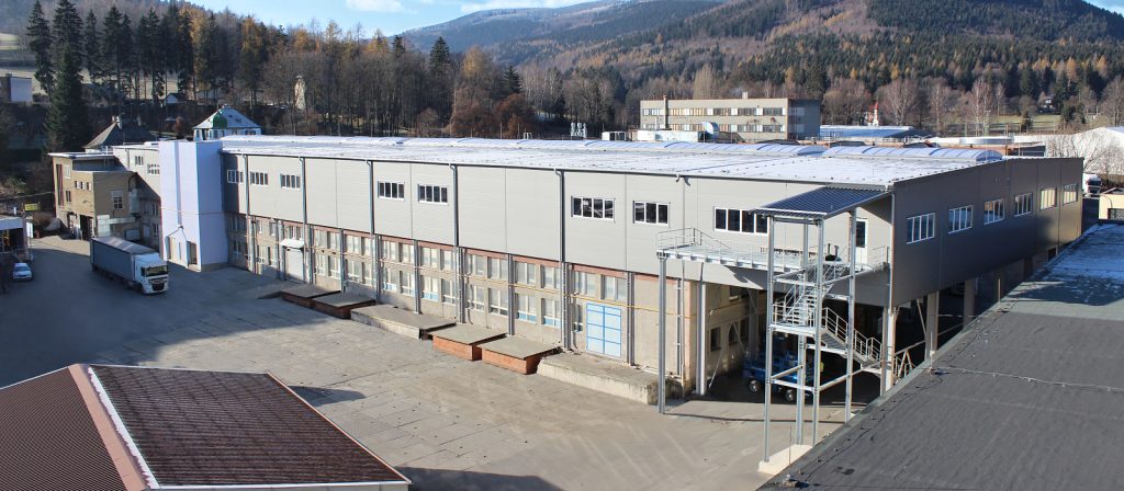 Jako generální dodavatel jsme realizovali nástavbu výrobní haly pro investora Husqvarna Manufacturing CZ s.r.o. ve Vrbně pod Pradědem.